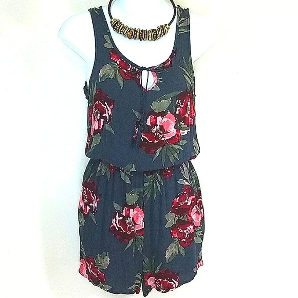 Aeropostale Romper shorts floral print lace back gray black red scoop neck
